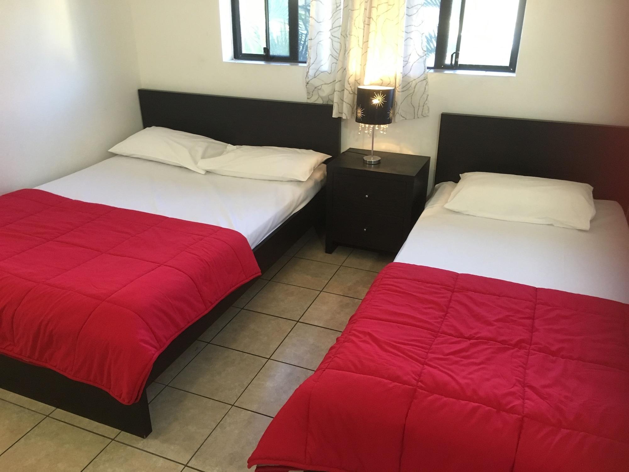 Arrival Lodge Hostel Accommodation Gold Coast Extérieur photo