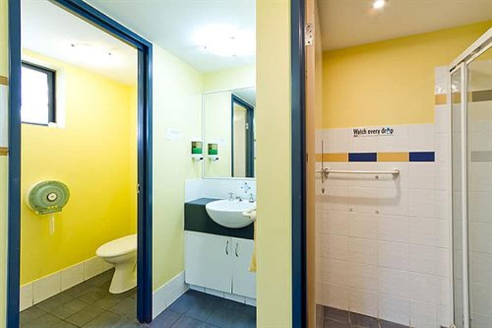 Arrival Lodge Hostel Accommodation Gold Coast Extérieur photo