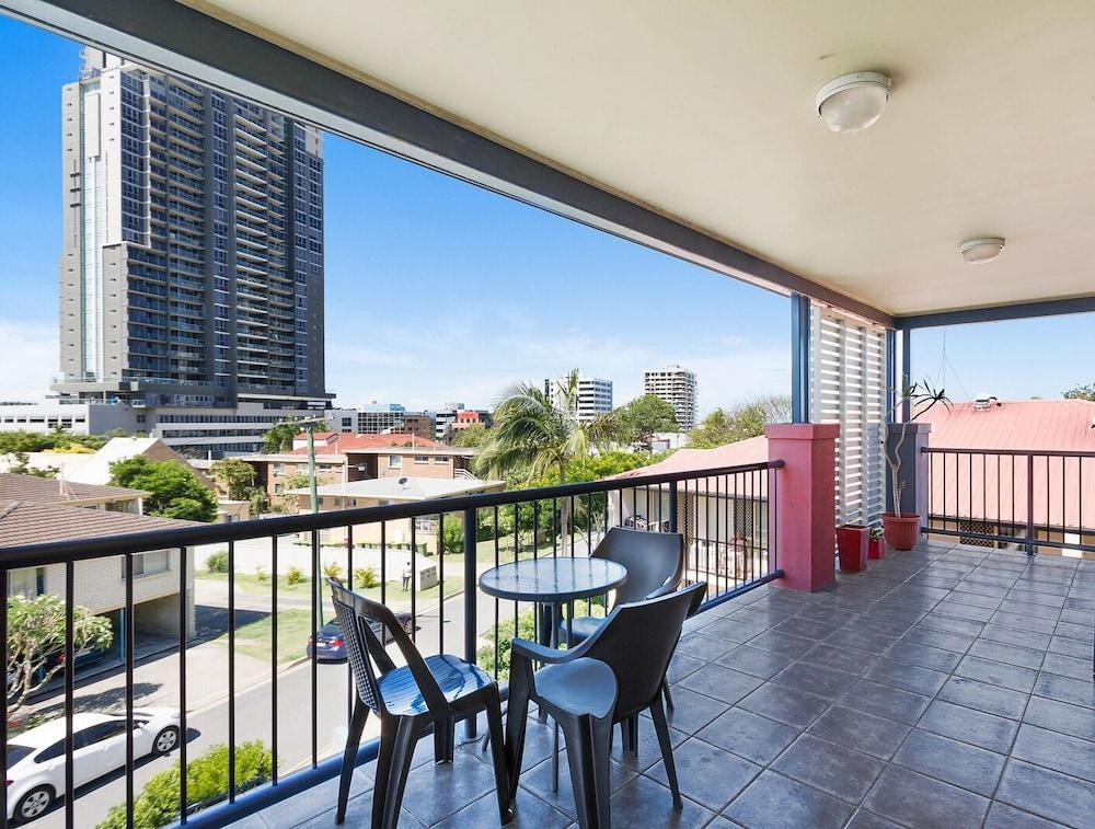 Arrival Lodge Hostel Accommodation Gold Coast Extérieur photo