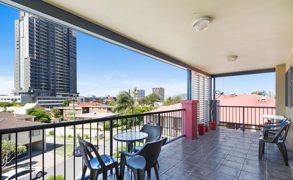 Arrival Lodge Hostel Accommodation Gold Coast Extérieur photo