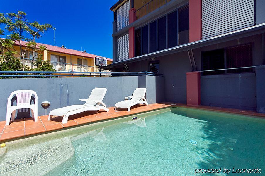 Arrival Lodge Hostel Accommodation Gold Coast Extérieur photo