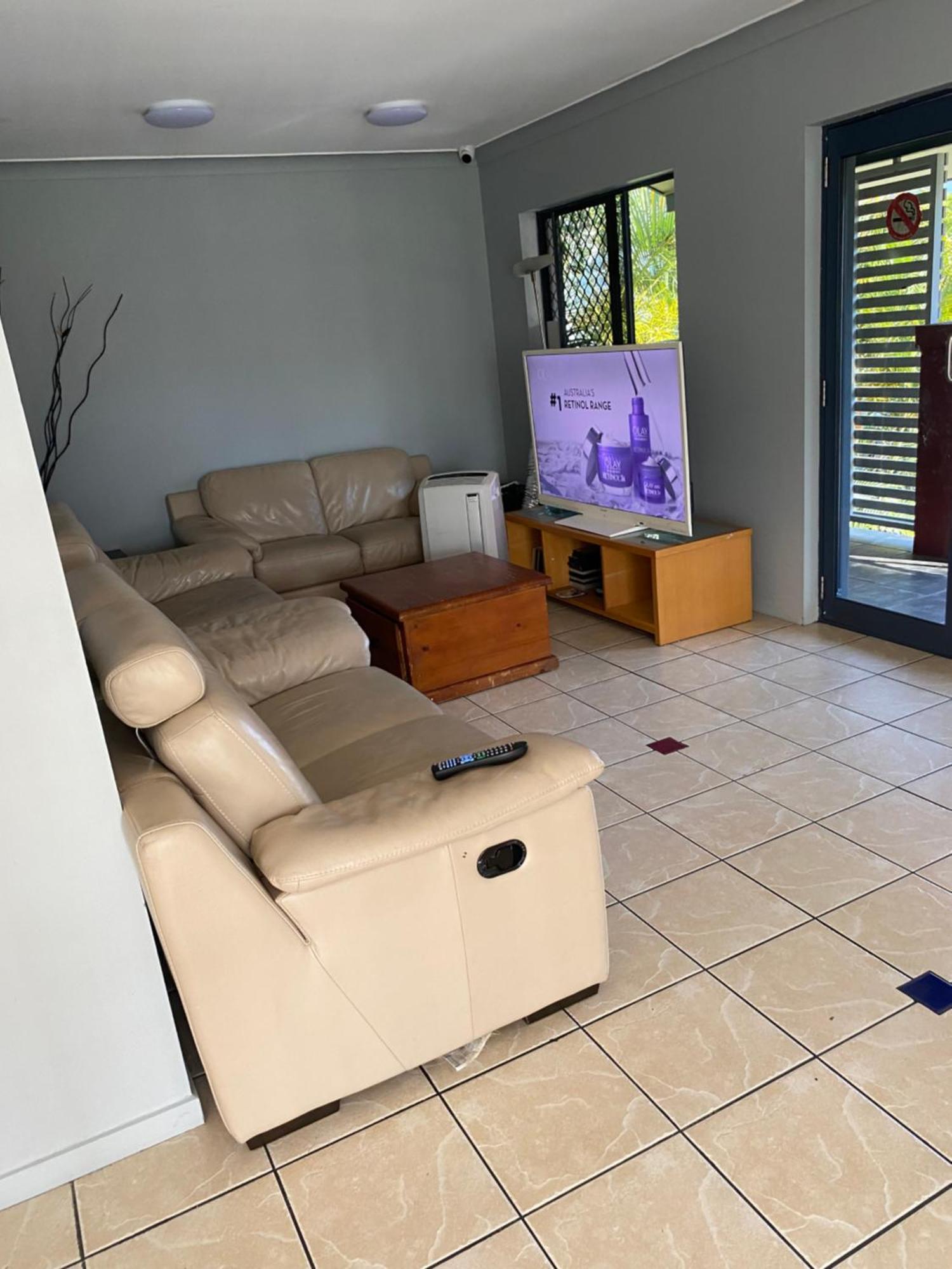 Arrival Lodge Hostel Accommodation Gold Coast Extérieur photo