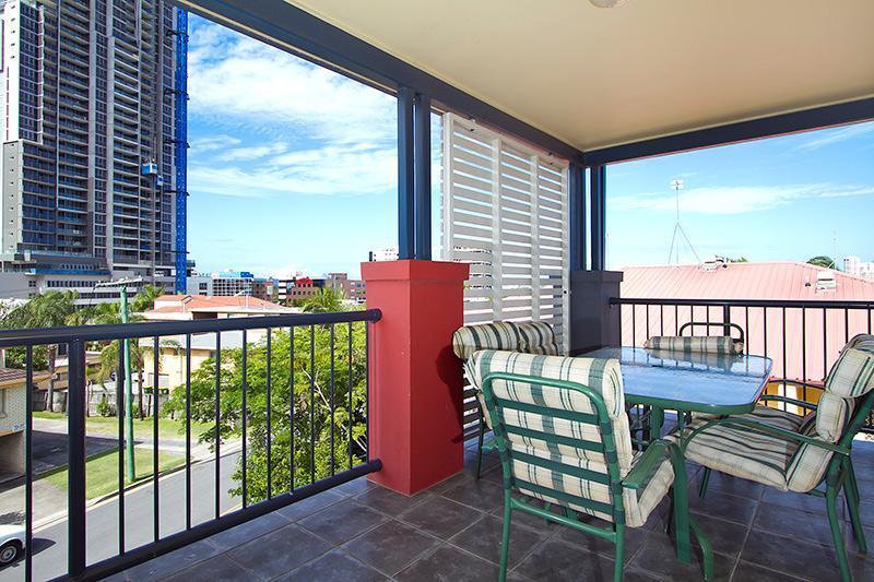 Arrival Lodge Hostel Accommodation Gold Coast Extérieur photo