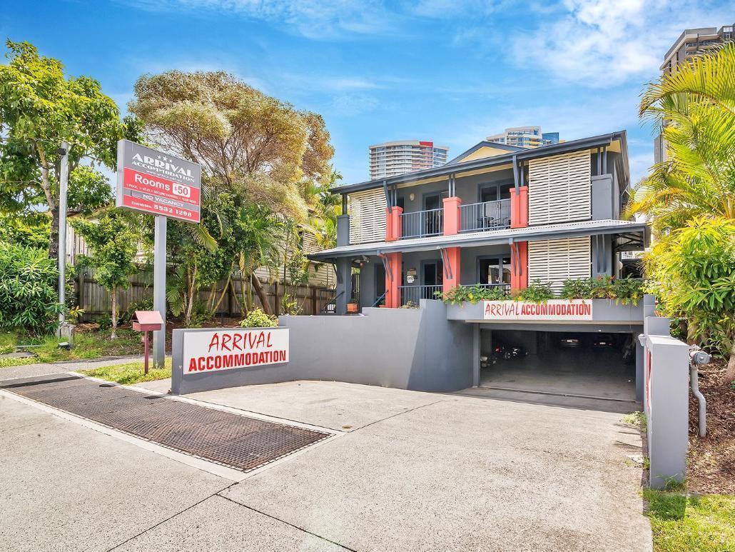 Arrival Lodge Hostel Accommodation Gold Coast Extérieur photo