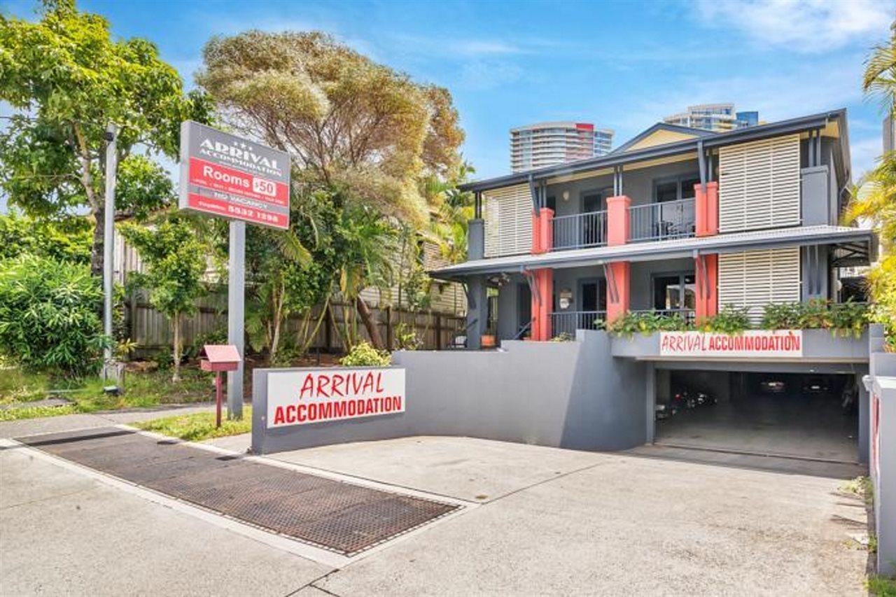 Arrival Lodge Hostel Accommodation Gold Coast Extérieur photo