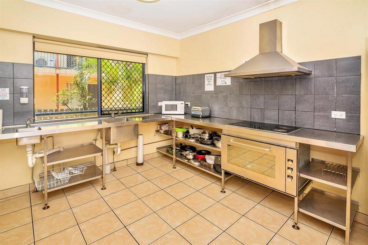 Arrival Lodge Hostel Accommodation Gold Coast Extérieur photo