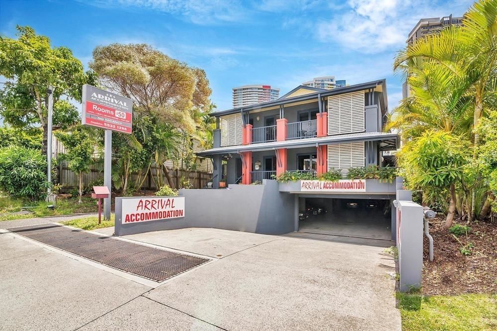 Arrival Lodge Hostel Accommodation Gold Coast Extérieur photo