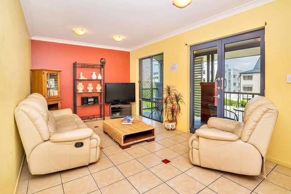 Arrival Lodge Hostel Accommodation Gold Coast Extérieur photo