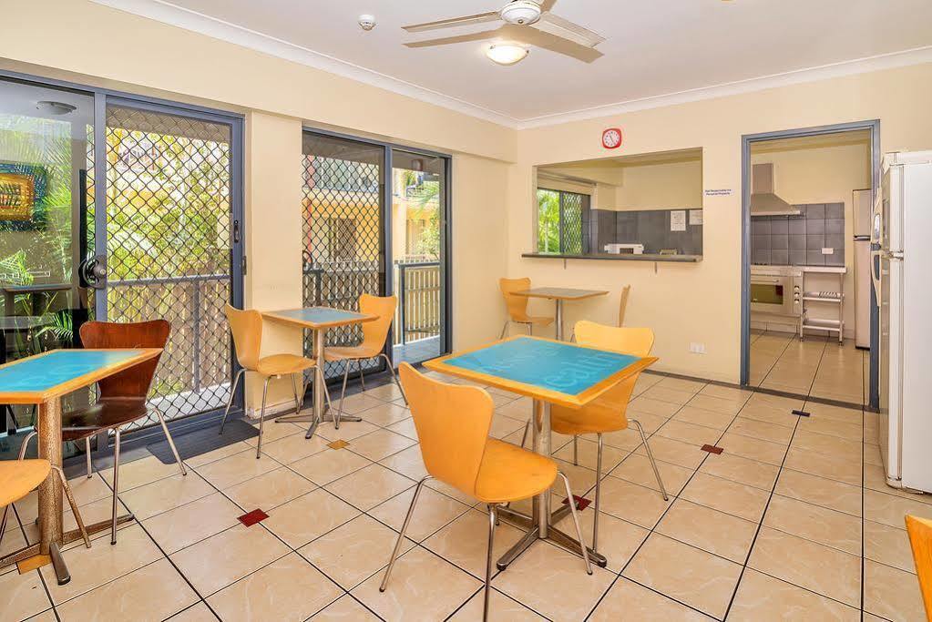 Arrival Lodge Hostel Accommodation Gold Coast Extérieur photo